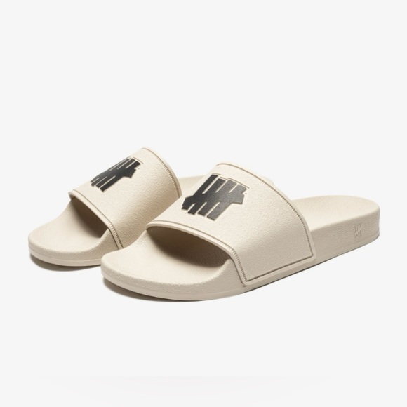 Undefeated Icon Classic Slides - Picture 4 of 4